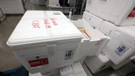 Cuiabá recebe vacinas de Oxford/AstraZeneca  Imagem: Reprodução / Secom