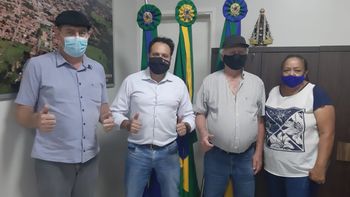 Deputado Claudinei com o prefeito Nelson e secretário de Planejamento e Governo de Pedra Preta