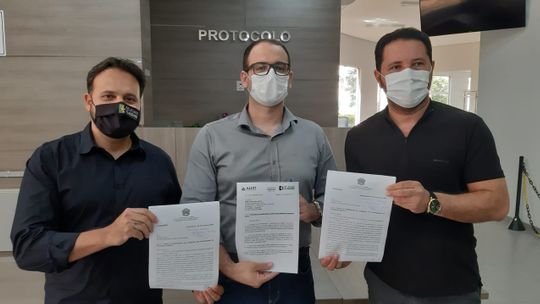 Deputado e vereador protocolam ofício com secretário de Saúde de Rondonópolis
