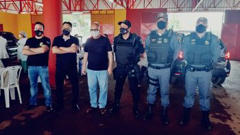 Deputado e prefeito com os representantes de instituições de segurança pública de Rondonópolis