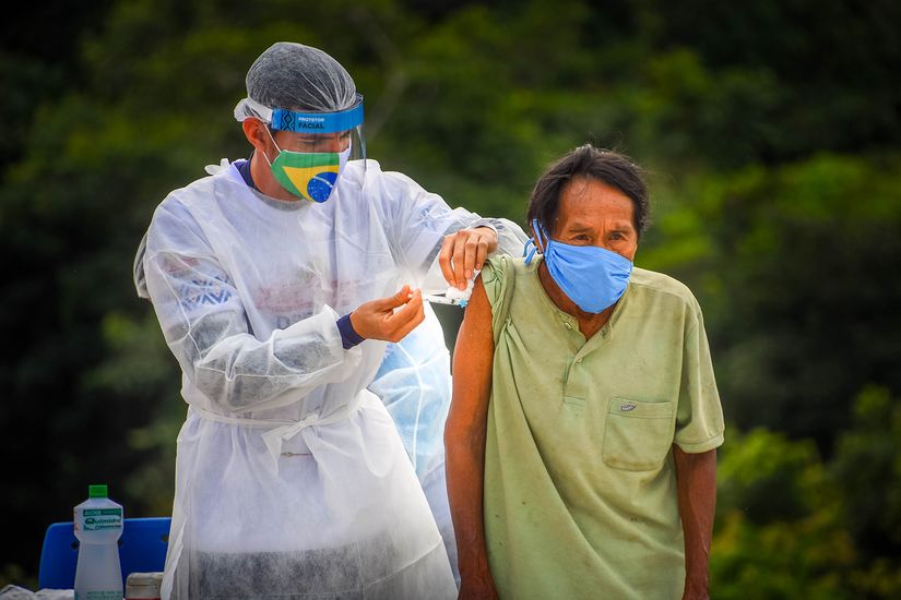 Vacinação contra a Covid-19 em tribos indígenas na Amazônia - André Oliveira,/Ministério da Defesa