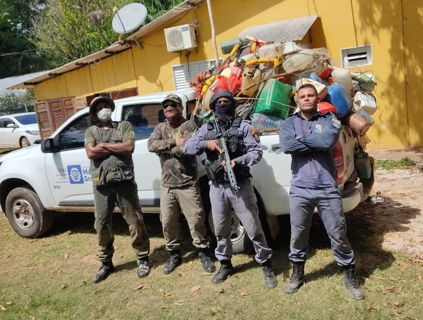 Apreensão de cevas fixas no Rio Cuiabá - Foto por: PM-MT