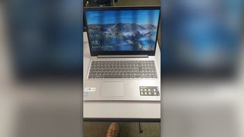 Computador de suspeito foi apreendido, em Campo Grande. — Foto: Depca/Divulgação