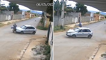 Motociclista é atingido por caro em cruzamento de Formosa — Foto: Reprodução/TV Anhanguera