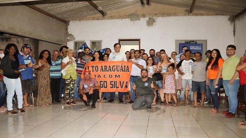 Deputado Thiago com autoridades políticas e militância de Alto Araguaia