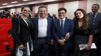 Primeira-dama de MT, Virginia Mendes, governador Mauro Mendes, procurador geral do Estado Doesdete Cruz Júnior e a esposa Kássia Victor Cruz