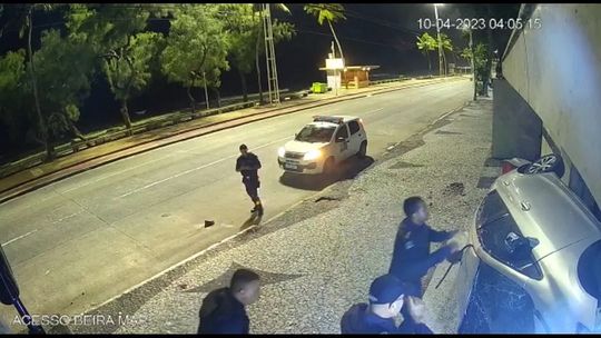 Imagens de câmera de segurança flagraram o acidente de MC Biel Xcamoso — Foto: Reprodução/WhatsApp