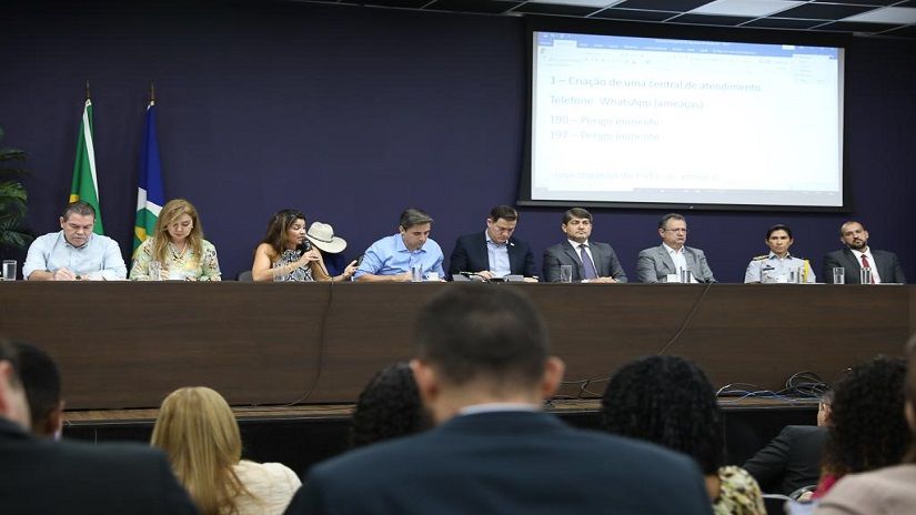 Reunião gerencial para tratar do Protocolo Emergencial de Segurança nas escolas - Foto por: Secom-MT