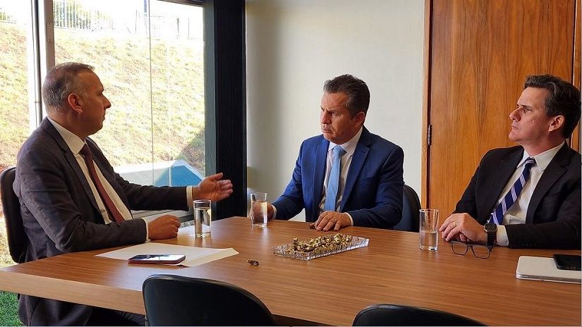 Governador Mauro Mendes e secretário Rogério Gallo em reunião com relator do texto da Reforma Tributária, Aguinaldo Ribeiro Crédito - Assess