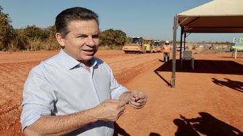 O governador Mauro Mendes, durante a vistoria Crédito - Mayke Toscano/Secom