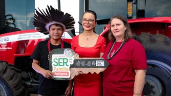 Primeira-dama Virginia Mendes fez a indicação de entrega de trator aos indígenas Suruí Crédito - Jana Pessôa/Unaf