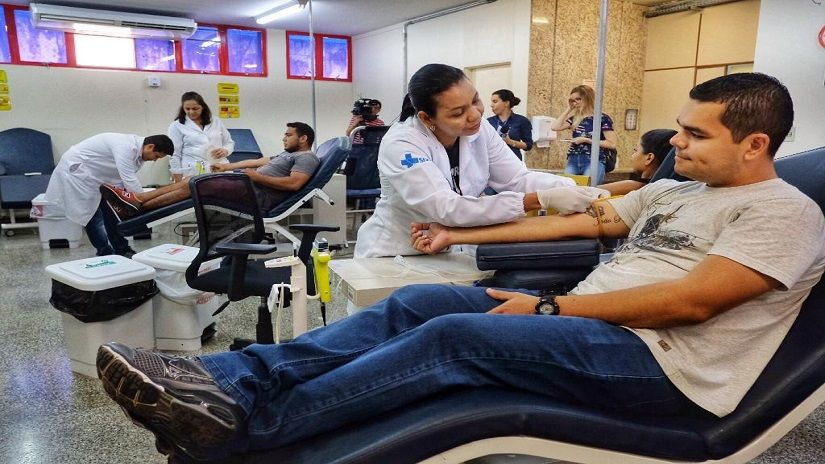 São coletados até 450 ml de sangue por sessão São coletados até 450 ml de sangue por sessão Crédito - Secom-MT