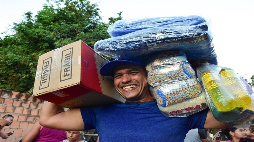 Ao todo, foram entregues 400 cestas de alimentos e kits de limpeza e higiene, 200 filtros de barro, além de cobertores, brinquedos e gulosei