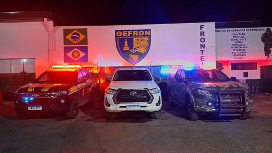 Toyota Hillux apreendida em Glórias do D’Oeste - Foto por: Gefron/MT