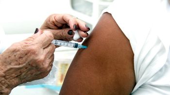 A Secretaria de Estado de Saúde (SES-MT) já distribuiu mais de 1,1 milhão de doses aos municípios, responsáveis por realizar a imunização Cr