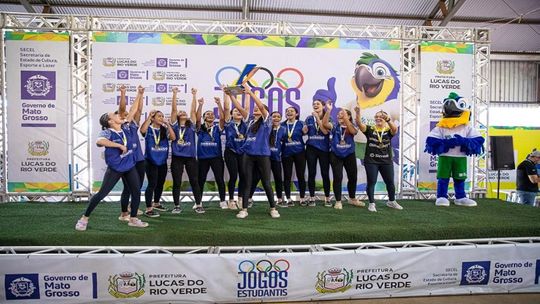 Celebração handebol feminino - Foto por: Ascom Lucas do Rio Verde