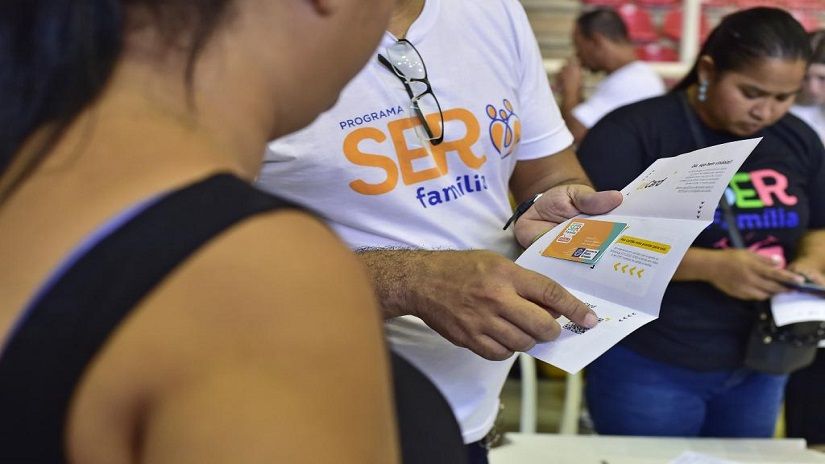 Idealizado pela primeira-dama Virginia Mendes, o Programa SER Família foi ampliado neste ano, passando a atender famílias com renda per capi
