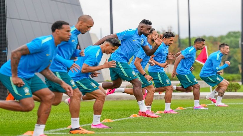 Jogadores da Seleção durante o último treino de preparação no CT Columbia Park para o jogo contra a Escócia Créditos: Nelson Terme/CBF